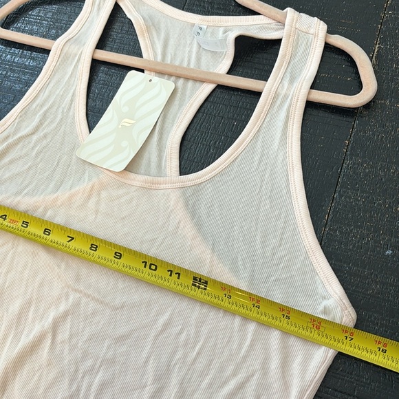 NWT Fabletics  Jess Racerback Tank in blush cream size XL - Picture 8 of 10